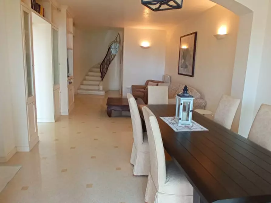 Immagine 9 di Villa in vendita  in Via delle rose a San Remo
