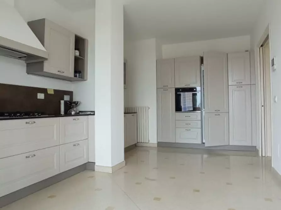 Immagine 13 di Villa in vendita  in Via delle rose a San Remo