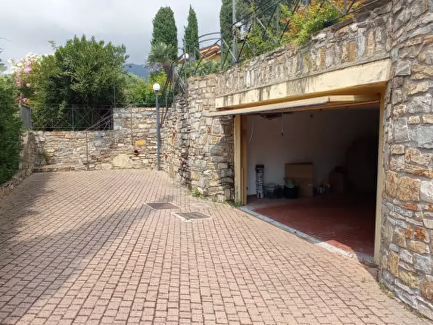 Immagine 17 di Villa in vendita  in Via delle rose a San Remo