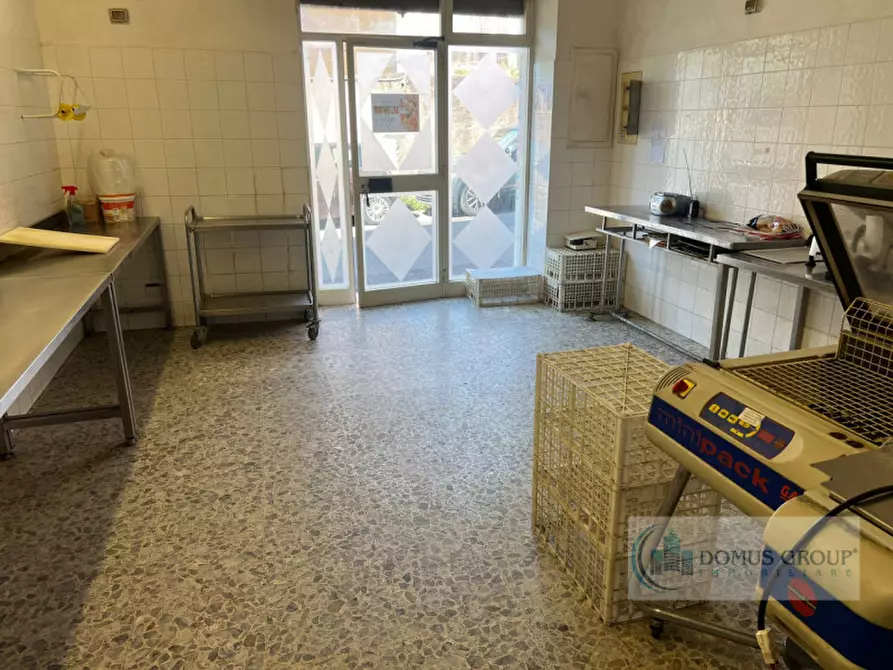Immagine 5 di Negozio in vendita  in Via Bussoleno a Roma