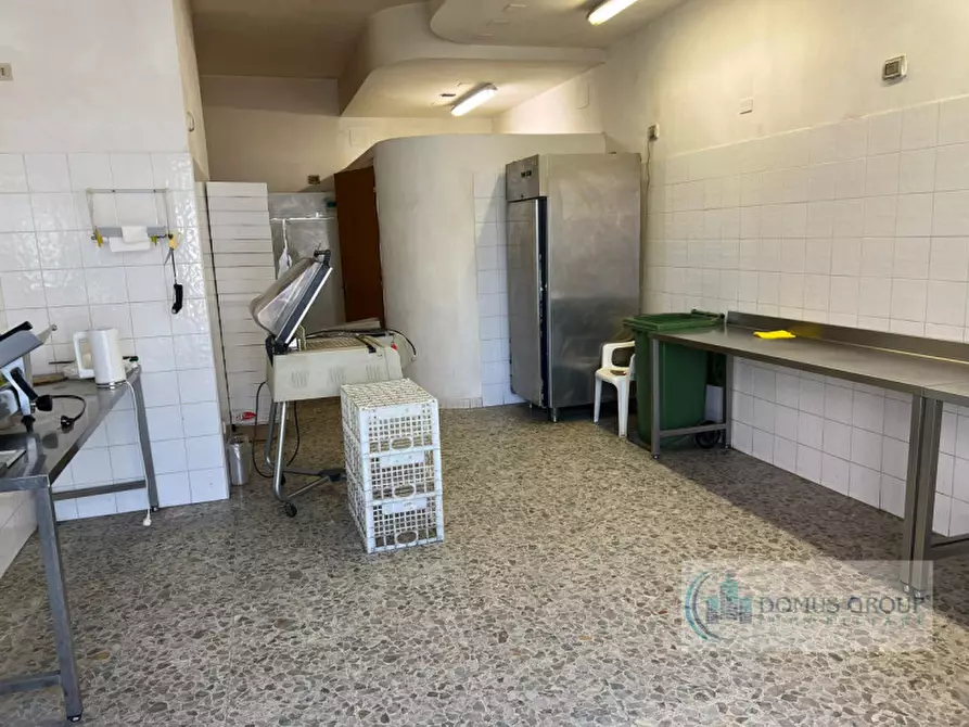 Immagine 7 di Negozio in vendita  in Via Bussoleno a Roma