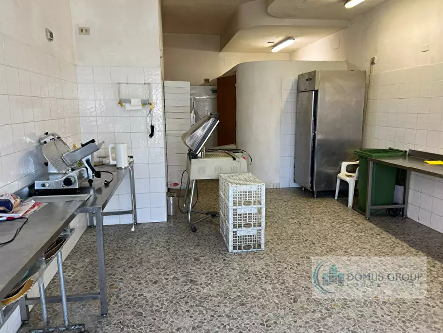 Immagine 8 di Negozio in vendita  in Via Bussoleno a Roma