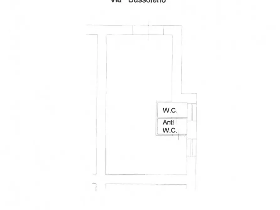 Immagine 15 di Negozio in vendita  in Via Bussoleno a Roma