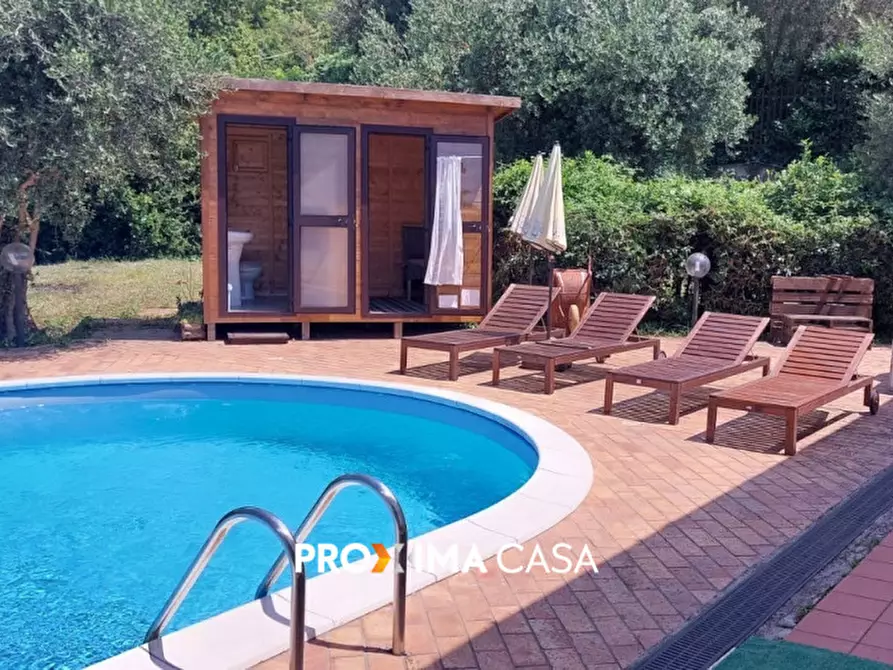 Immagine 1 di Villa in vendita  in Via Sant'Elia 6 a Salerno