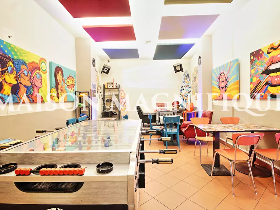 Immagine 1 di Attività commerciale in vendita  in via strada maggiore a Bologna