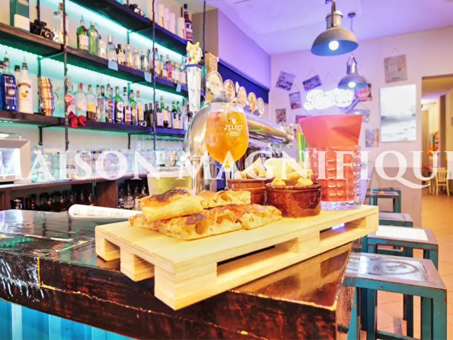 Immagine 4 di Attività commerciale in vendita  in via strada maggiore a Bologna