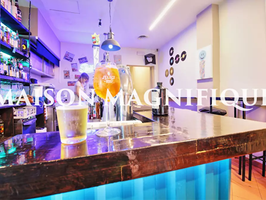 Immagine 10 di Attività commerciale in vendita  in via strada maggiore a Bologna