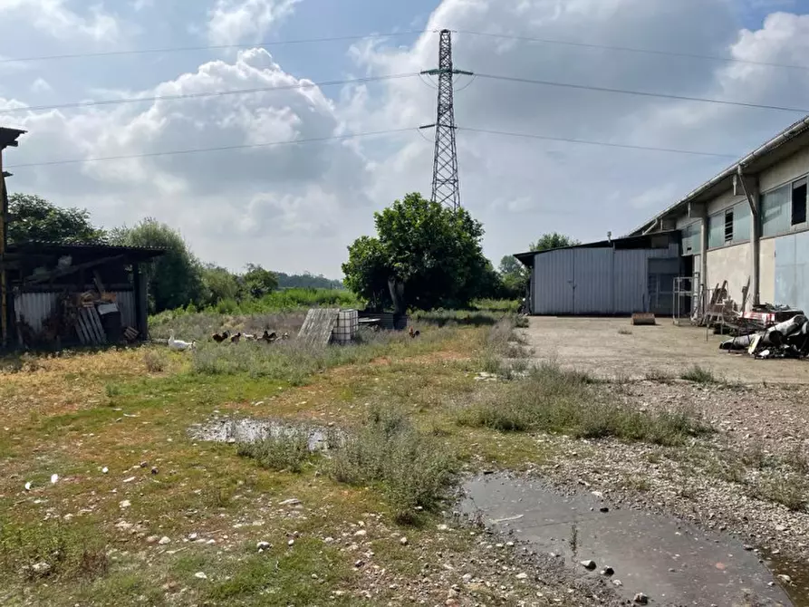 Immagine 18 di Rustico / casale in vendita  in Viale della Repubblica 1 a Pregnana Milanese