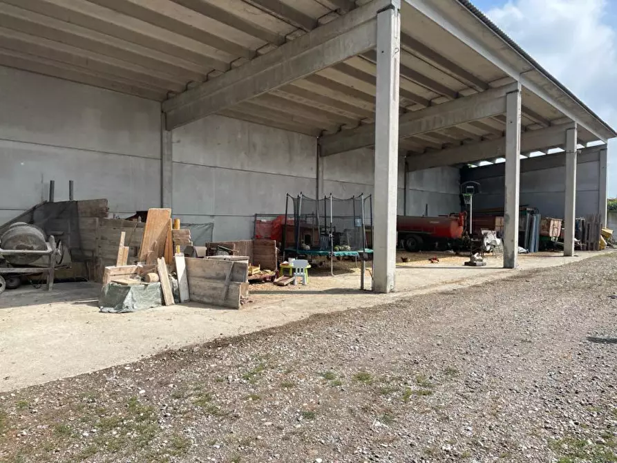 Immagine 20 di Rustico / casale in vendita  in Viale della Repubblica 1 a Pregnana Milanese