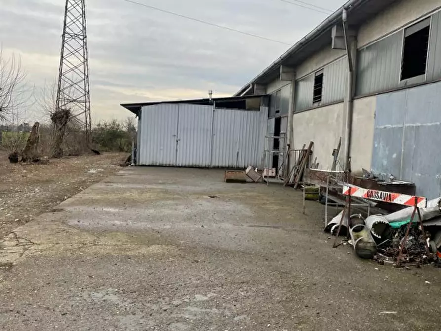 Immagine 21 di Rustico / casale in vendita  in Viale della Repubblica 1 a Pregnana Milanese