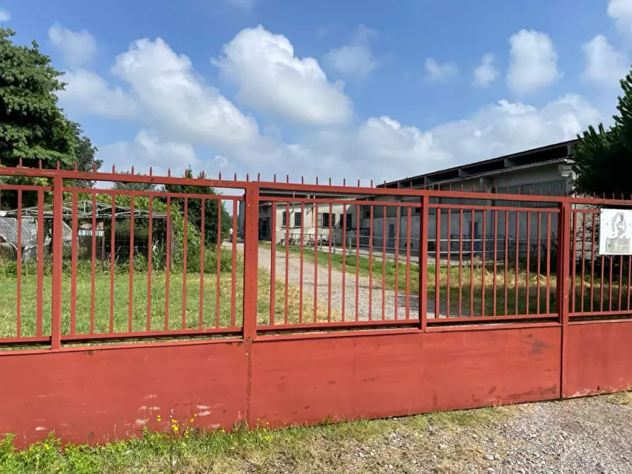 Immagine 23 di Rustico / casale in vendita  in Viale della Repubblica 1 a Pregnana Milanese