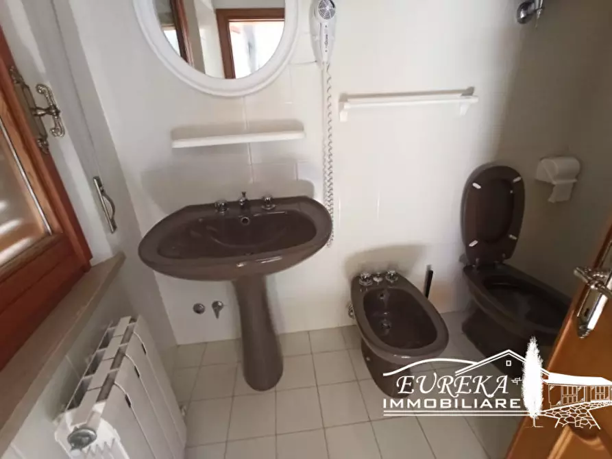 Immagine 11 di Bed & Breakfast in vendita  in Castiglione di lago a Castiglione Del Lago