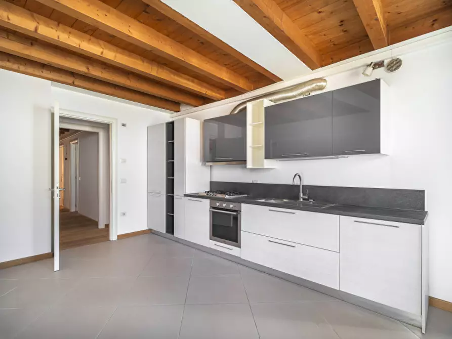 Immagine 4 di Appartamento in vendita  in via dell'arco a Padova