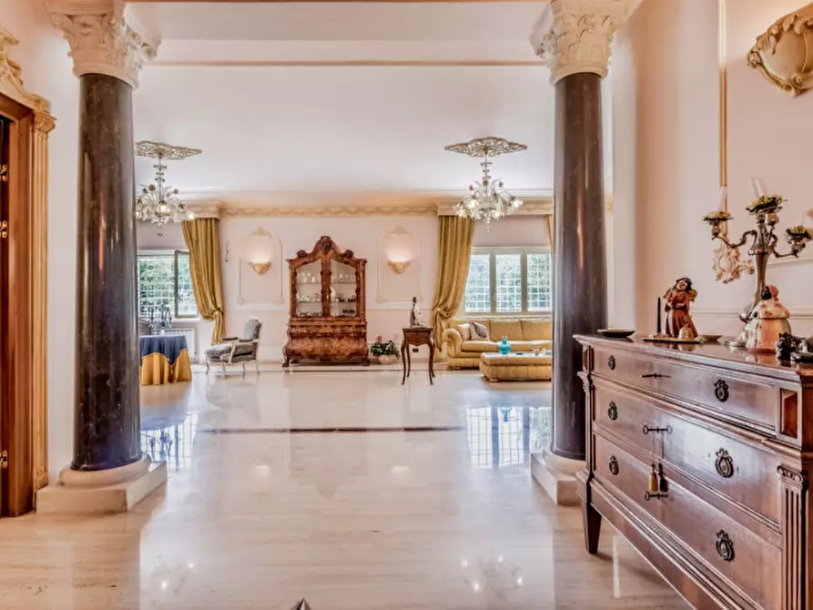 Immagine 10 di Villa in vendita  in Colle degli Dei a Velletri