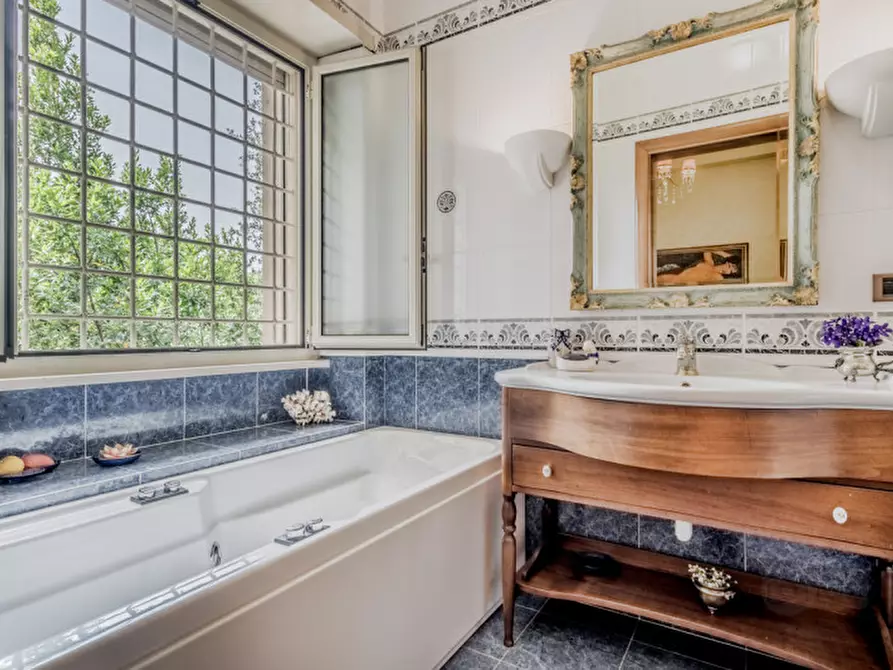 Immagine 38 di Villa in vendita  in Colle degli Dei a Velletri