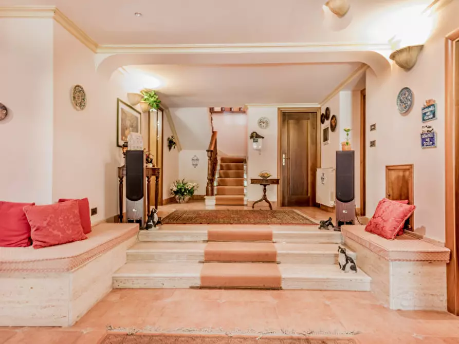 Immagine 42 di Villa in vendita  in Colle degli Dei a Velletri