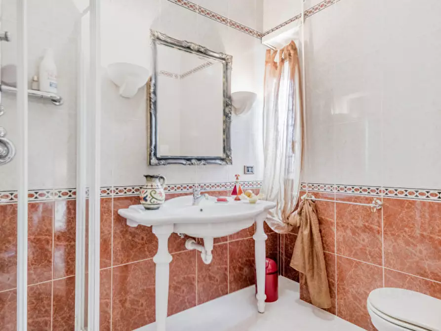 Immagine 49 di Villa in vendita  in Colle degli Dei a Velletri