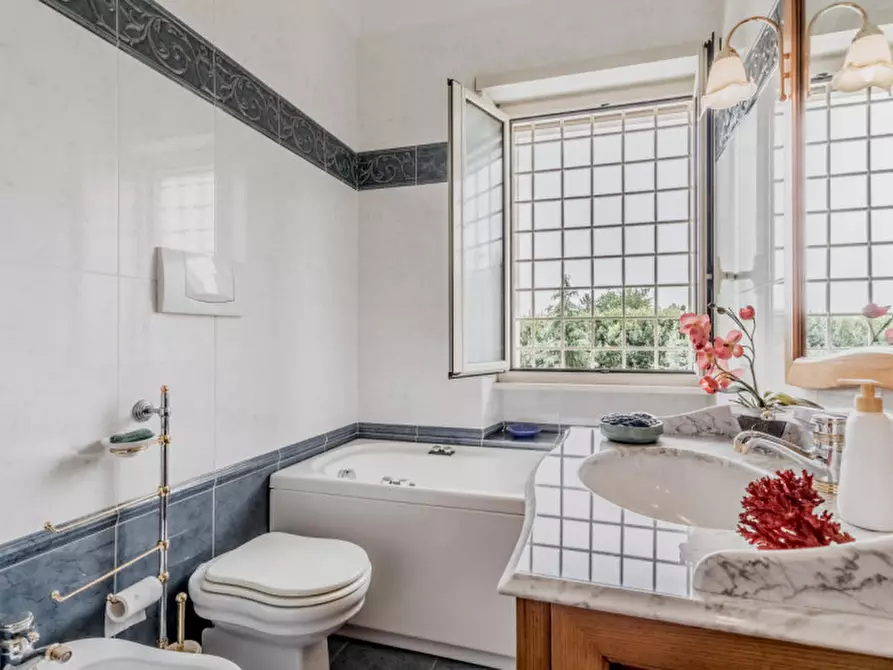 Immagine 50 di Villa in vendita  in Colle degli Dei a Velletri