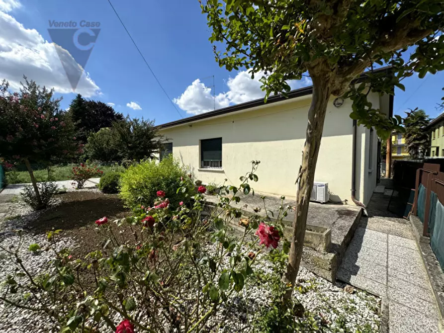 Immagine 6 di Casa indipendente in vendita  in Via Umbria 10 a Padova