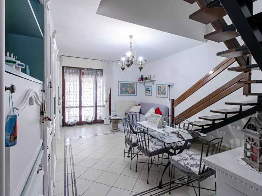 Immagine 1 di Casa trifamiliare in vendita  in VIA SAN MARINO a Granarolo Dell'emilia