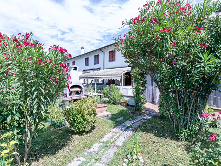 Immagine 3 di Casa trifamiliare in vendita  in VIA SAN MARINO a Granarolo Dell'emilia