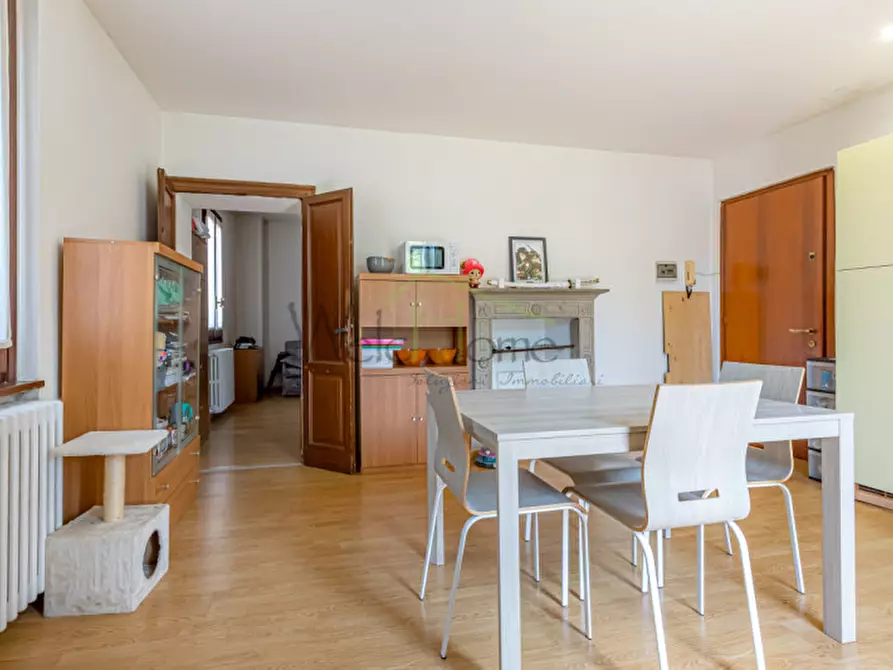 Immagine 6 di Appartamento in vendita  in Via Roma a Albese Con Cassano