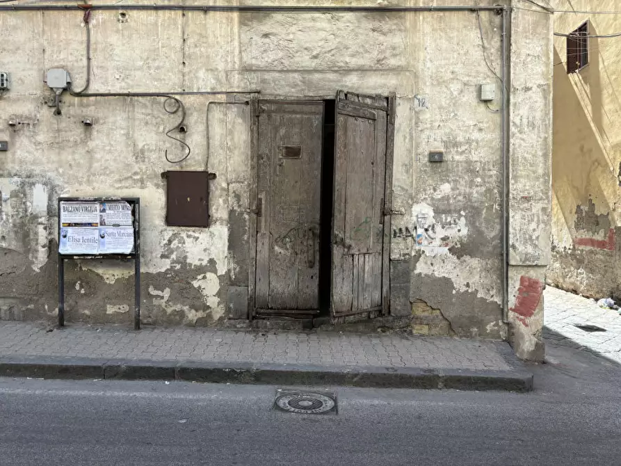 Immagine 1 di Negozio in vendita  in via xx settembre a Torre Del Greco