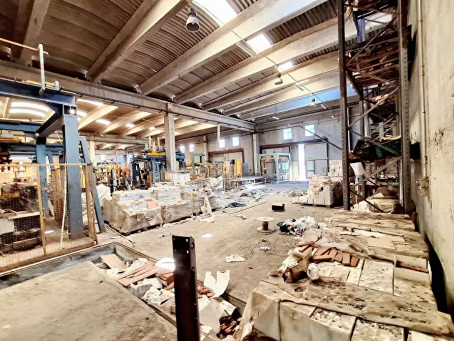 Immagine 10 di Posto auto in vendita  in Via Nazionale, N. 21 a Pieve Di Teco