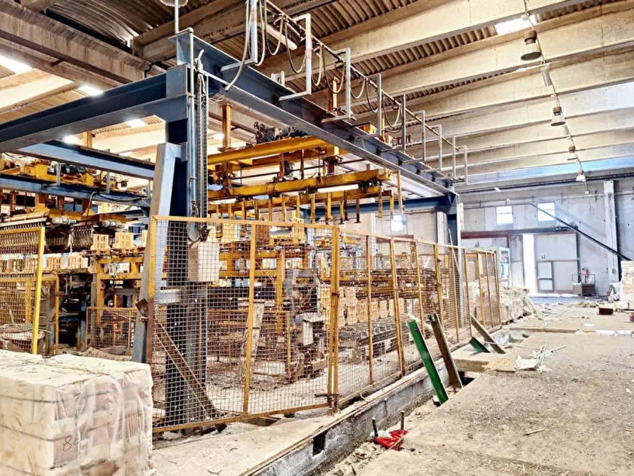 Immagine 11 di Posto auto in vendita  in Via Nazionale, N. 21 a Pieve Di Teco