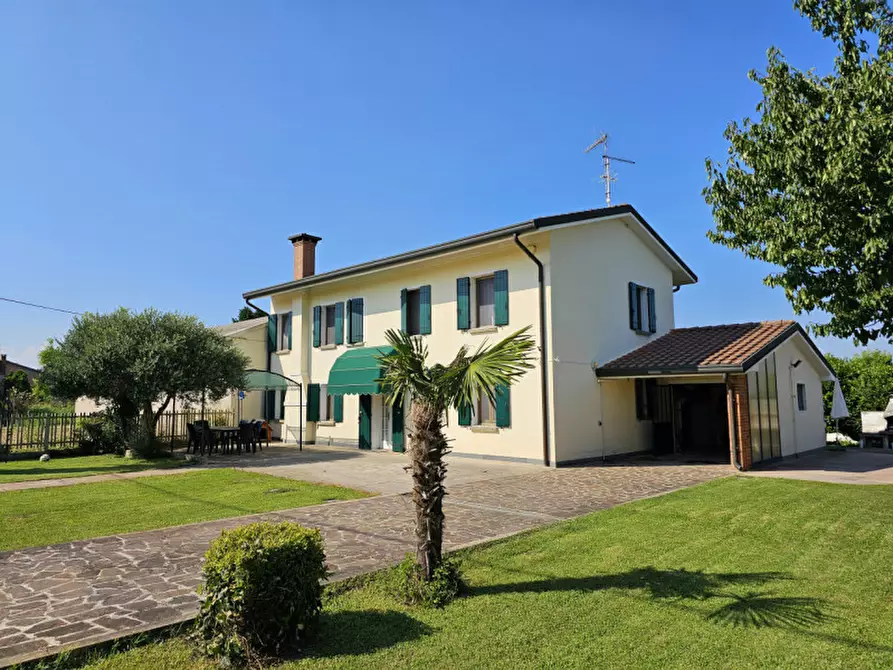 Immagine 1 di Casa indipendente in vendita  in VIA OPPI a Borgo Veneto