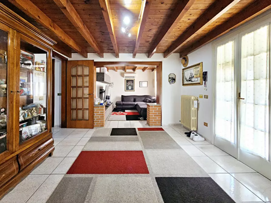 Immagine 3 di Casa indipendente in vendita  in VIA OPPI a Borgo Veneto