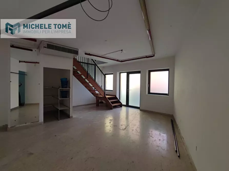 Immagine 8 di Negozio in affitto  in via VI novembre a Sant'ambrogio Di Valpolicella