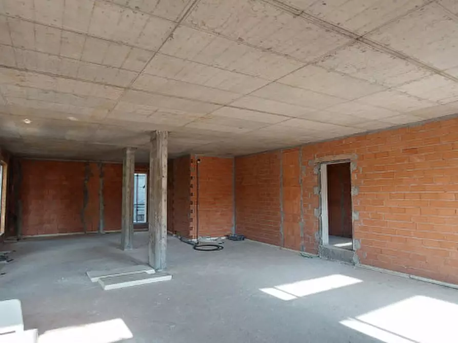 Immagine 5 di Appartamento in vendita  in corso enotria a Alba