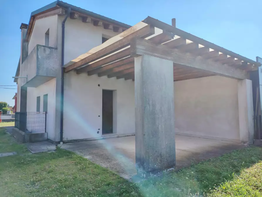 Immagine 2 di Casa bifamiliare in vendita  a Loria