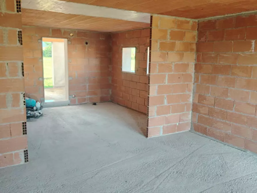 Immagine 4 di Casa bifamiliare in vendita  a Loria