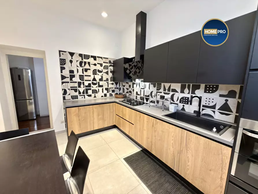 Immagine 11 di Appartamento in affitto  in Piazza Barberini a Roma