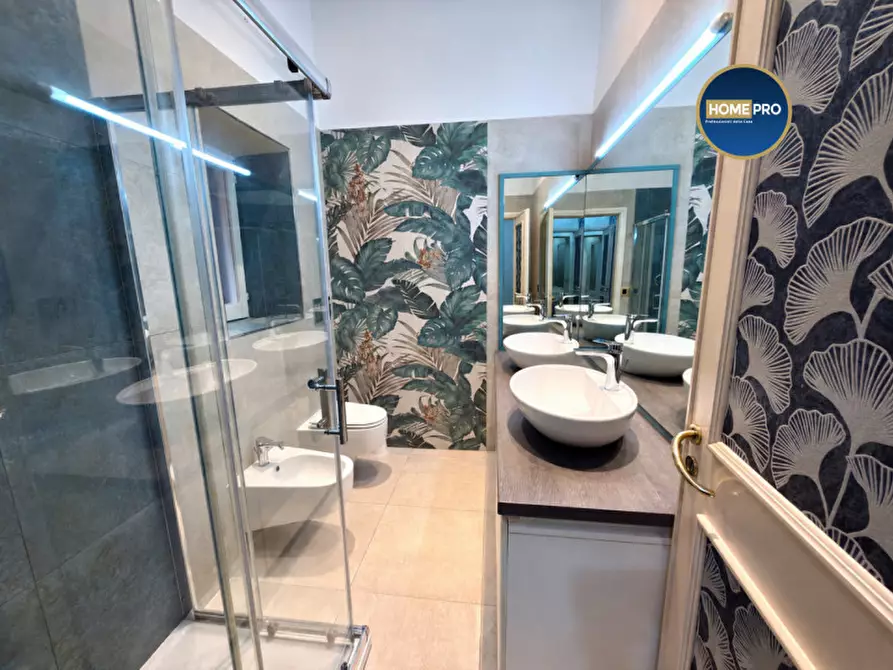 Immagine 27 di Appartamento in affitto  in Piazza Barberini a Roma
