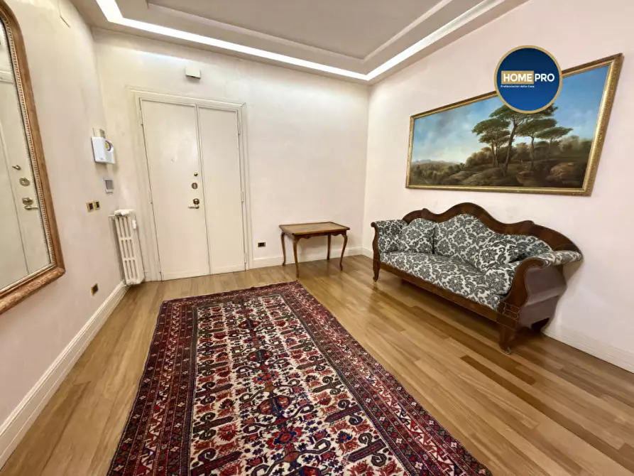Immagine 29 di Appartamento in affitto  in Piazza Barberini a Roma