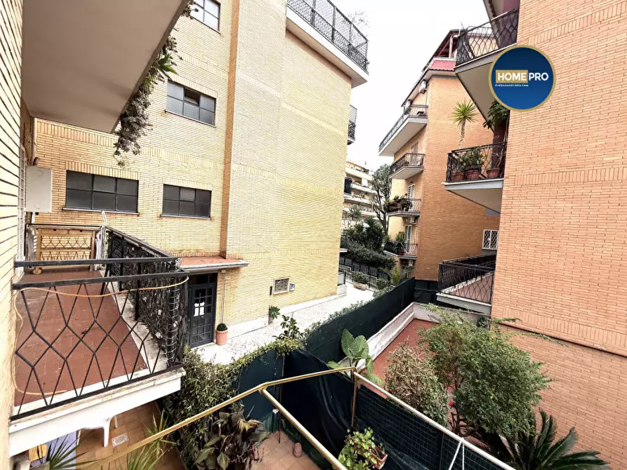 Immagine 9 di Appartamento in affitto  in Via Francesco Valagussa a Roma