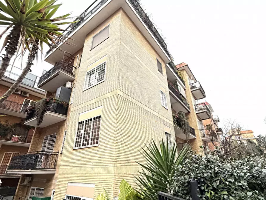 Immagine 17 di Appartamento in affitto  in Via Francesco Valagussa a Roma