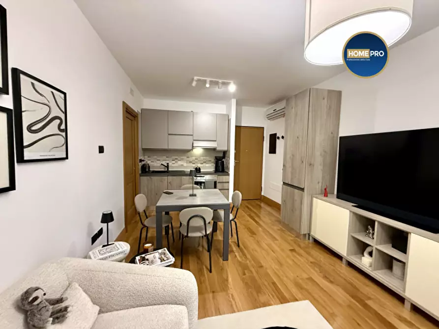 Immagine 4 di Appartamento in affitto  in Via Bogliasco a Roma