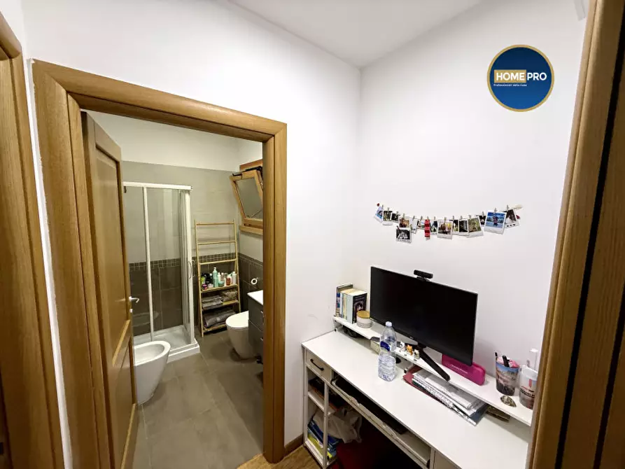 Immagine 9 di Appartamento in affitto  in Via Bogliasco a Roma