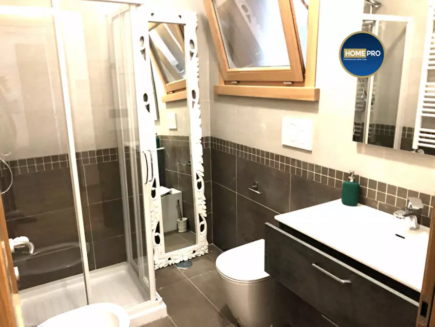 Immagine 11 di Appartamento in affitto  in Via Bogliasco a Roma