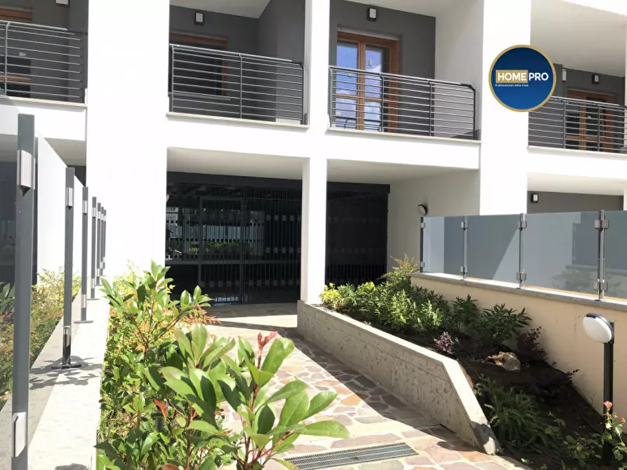 Immagine 27 di Appartamento in affitto  in Via Bogliasco a Roma