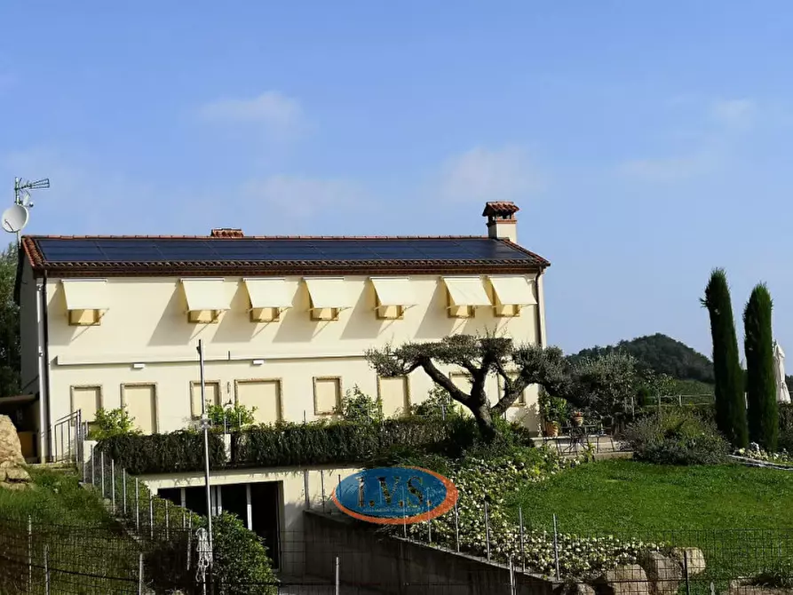 Immagine 2 di Villa in vendita  in VIA GUGLIELMO MARCONI N.54 a Teolo