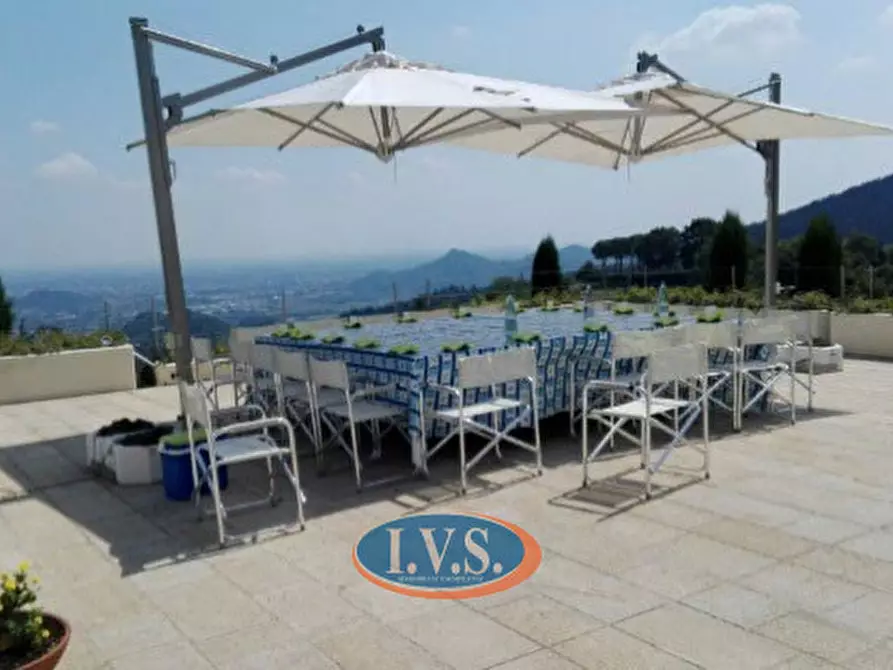 Immagine 3 di Villa in vendita  in VIA GUGLIELMO MARCONI N.54 a Teolo