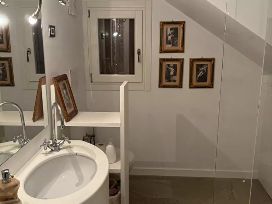 Immagine 18 di Villa in vendita  in VIA GUGLIELMO MARCONI N.54 a Teolo