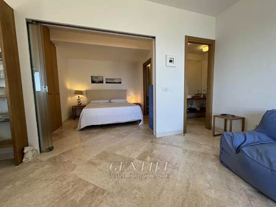 Immagine 3 di Appartamento in vendita  a Arzachena