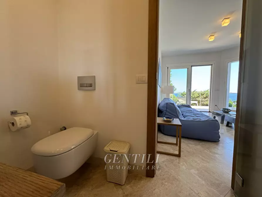 Immagine 17 di Appartamento in vendita  a Arzachena