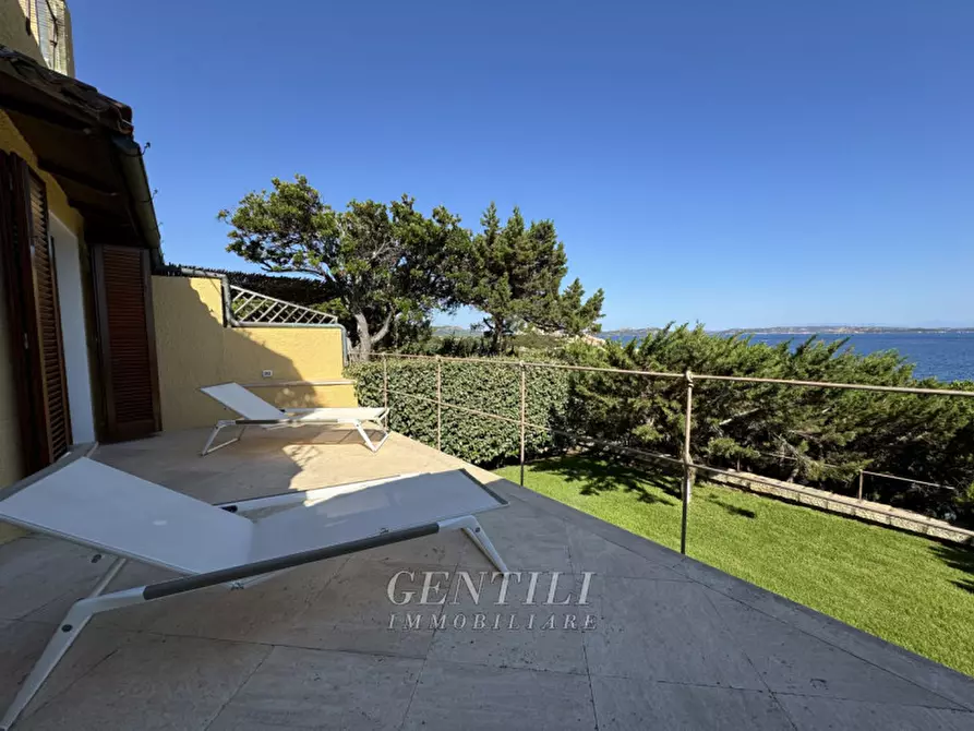 Immagine 30 di Appartamento in vendita  a Arzachena